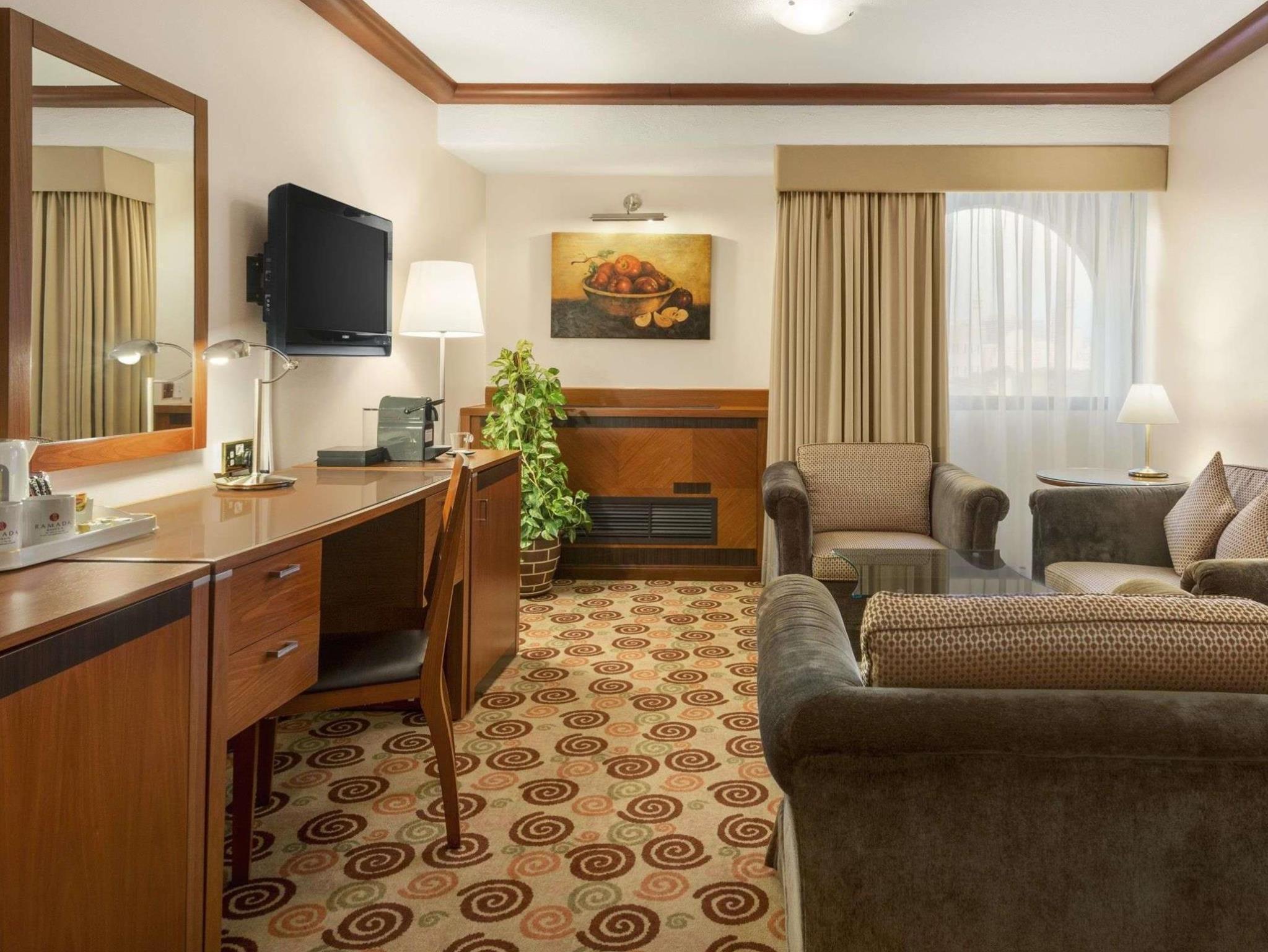 Ramada By Wyndham Bahrain Hotel Манама Екстериор снимка