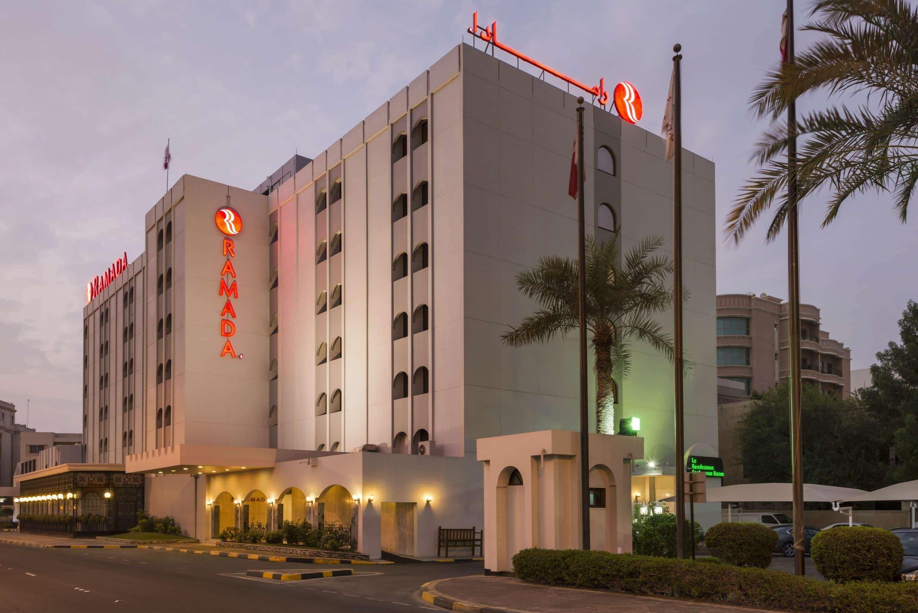 Ramada By Wyndham Bahrain Hotel Манама Екстериор снимка