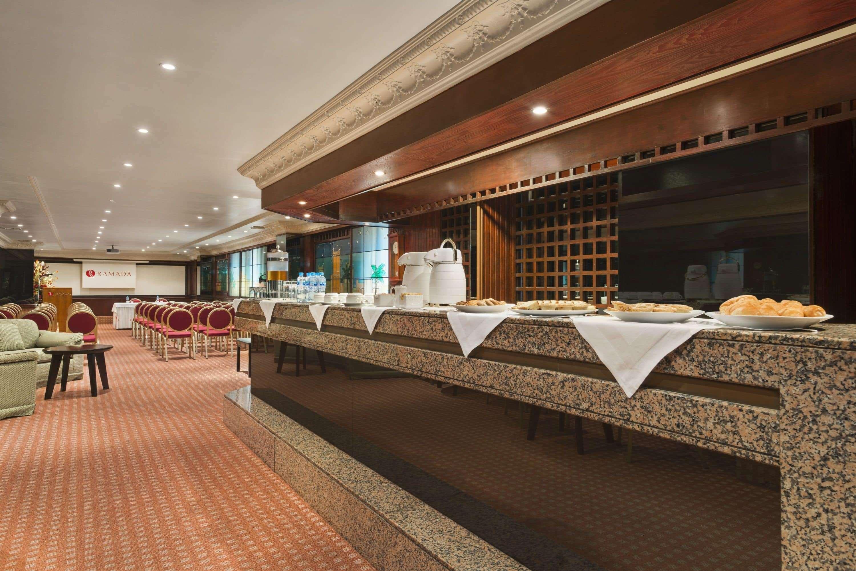 Ramada By Wyndham Bahrain Hotel Манама Екстериор снимка