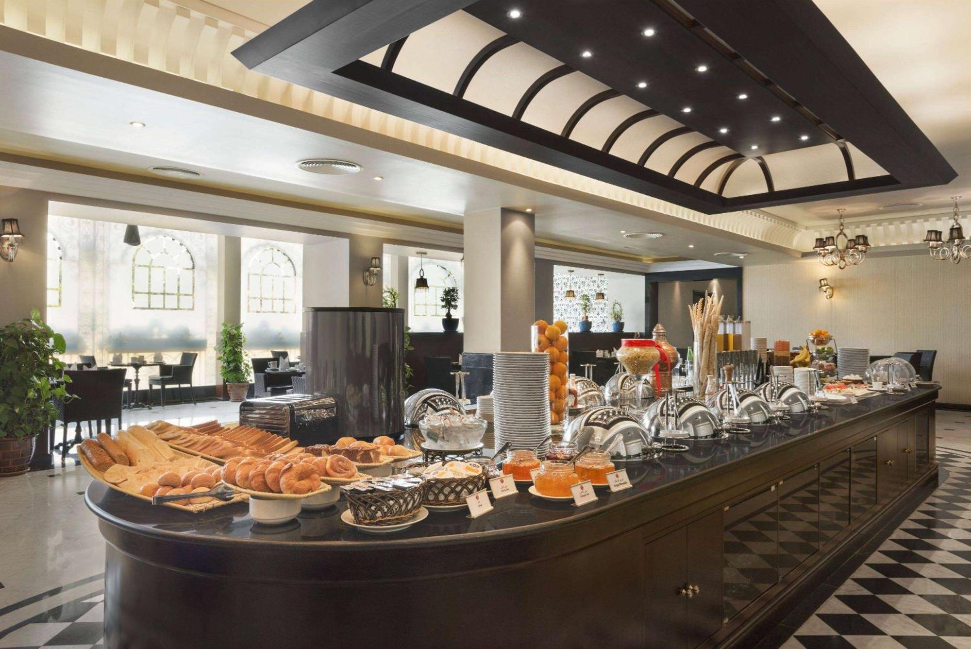 Ramada By Wyndham Bahrain Hotel Манама Екстериор снимка