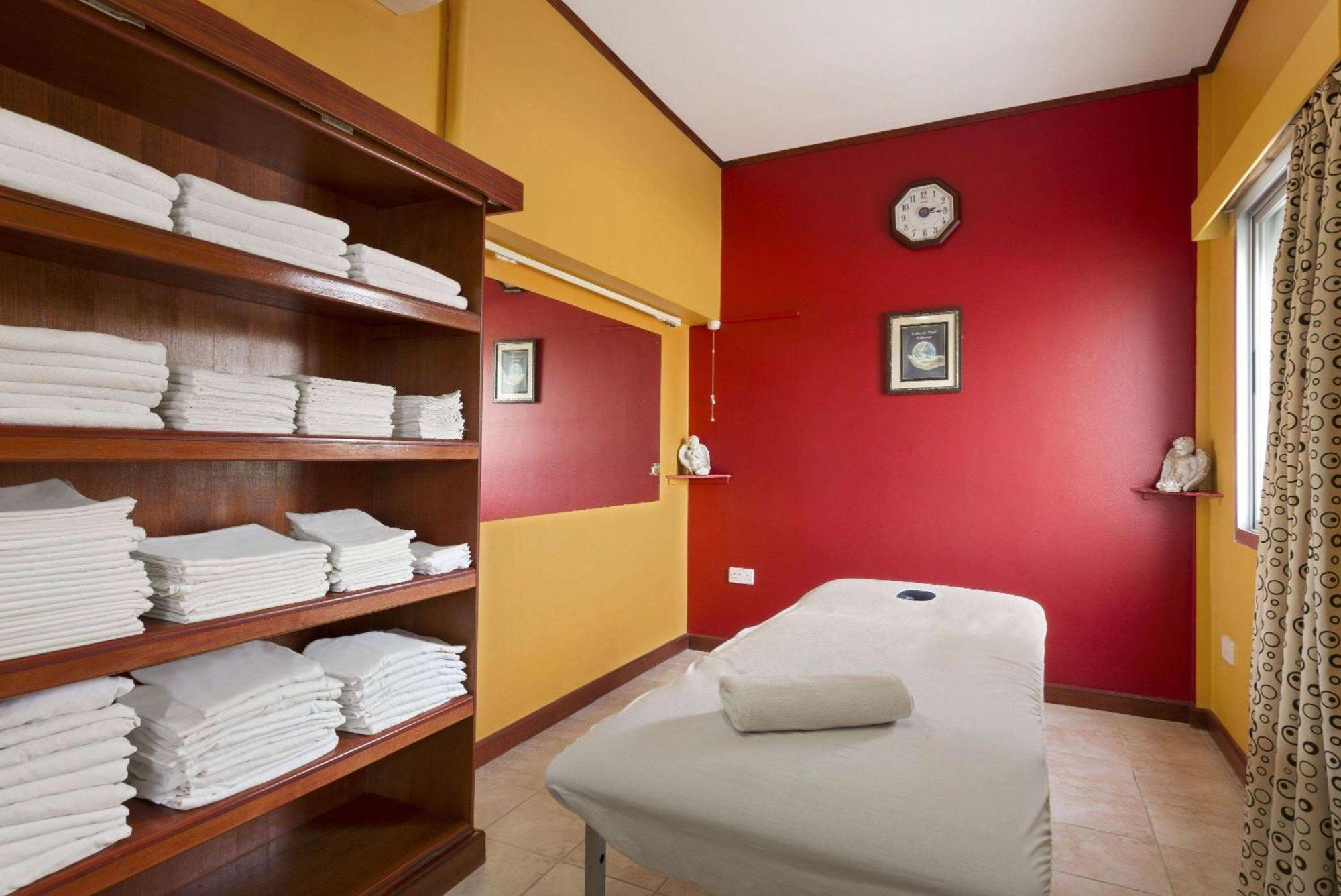 Ramada By Wyndham Bahrain Hotel Манама Екстериор снимка