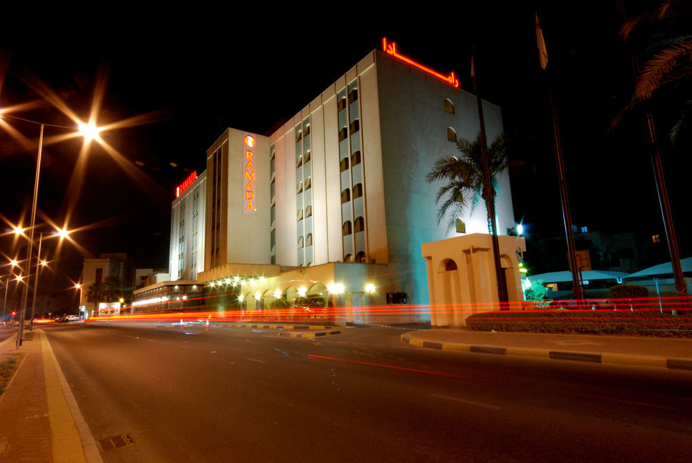Ramada By Wyndham Bahrain Hotel Манама Екстериор снимка