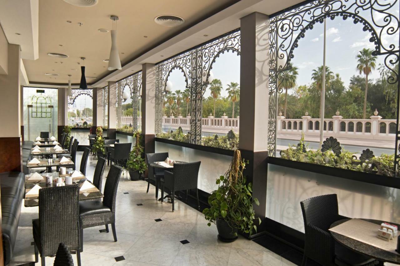 Ramada By Wyndham Bahrain Hotel Манама Екстериор снимка