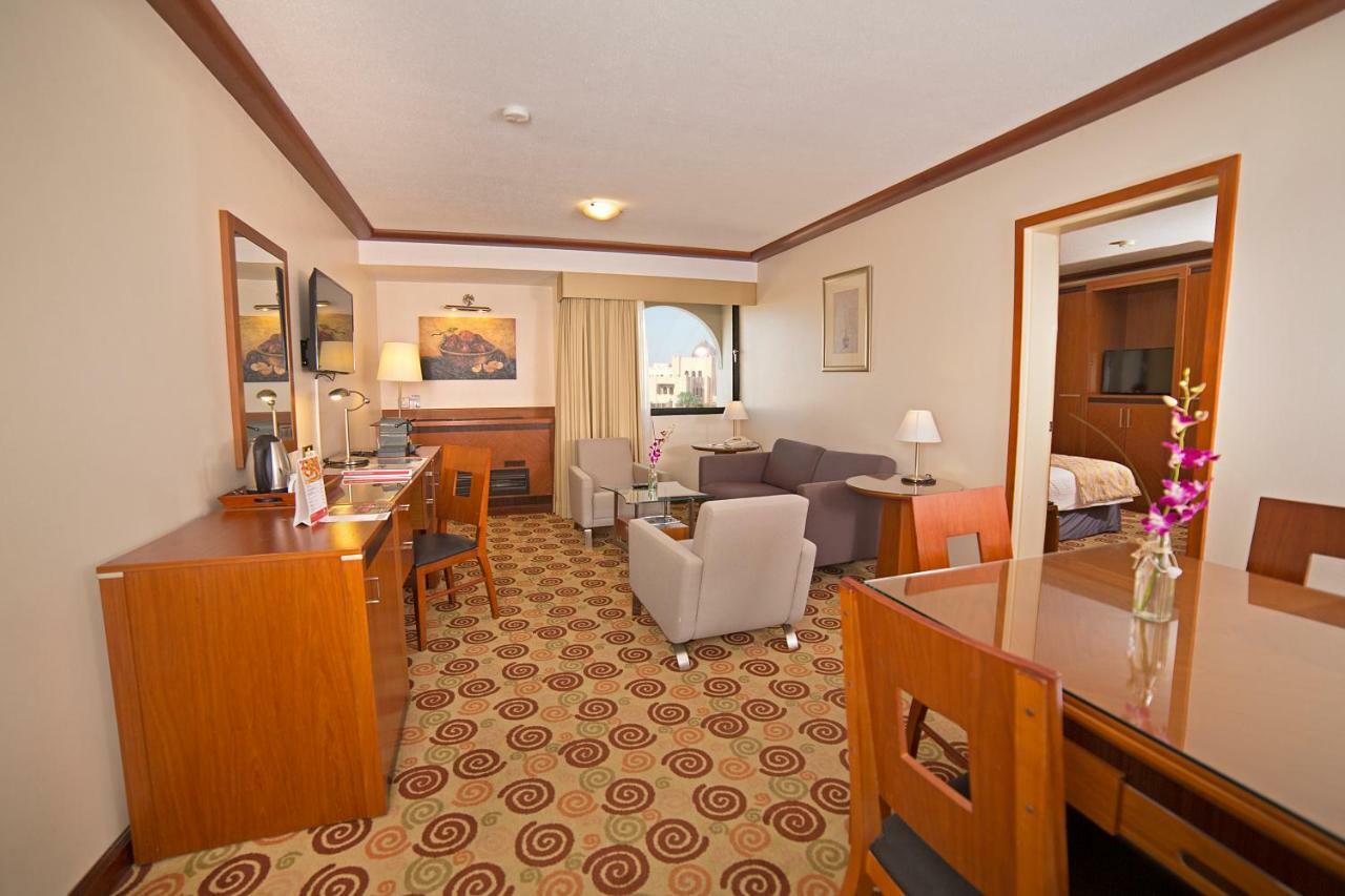 Ramada By Wyndham Bahrain Hotel Манама Екстериор снимка