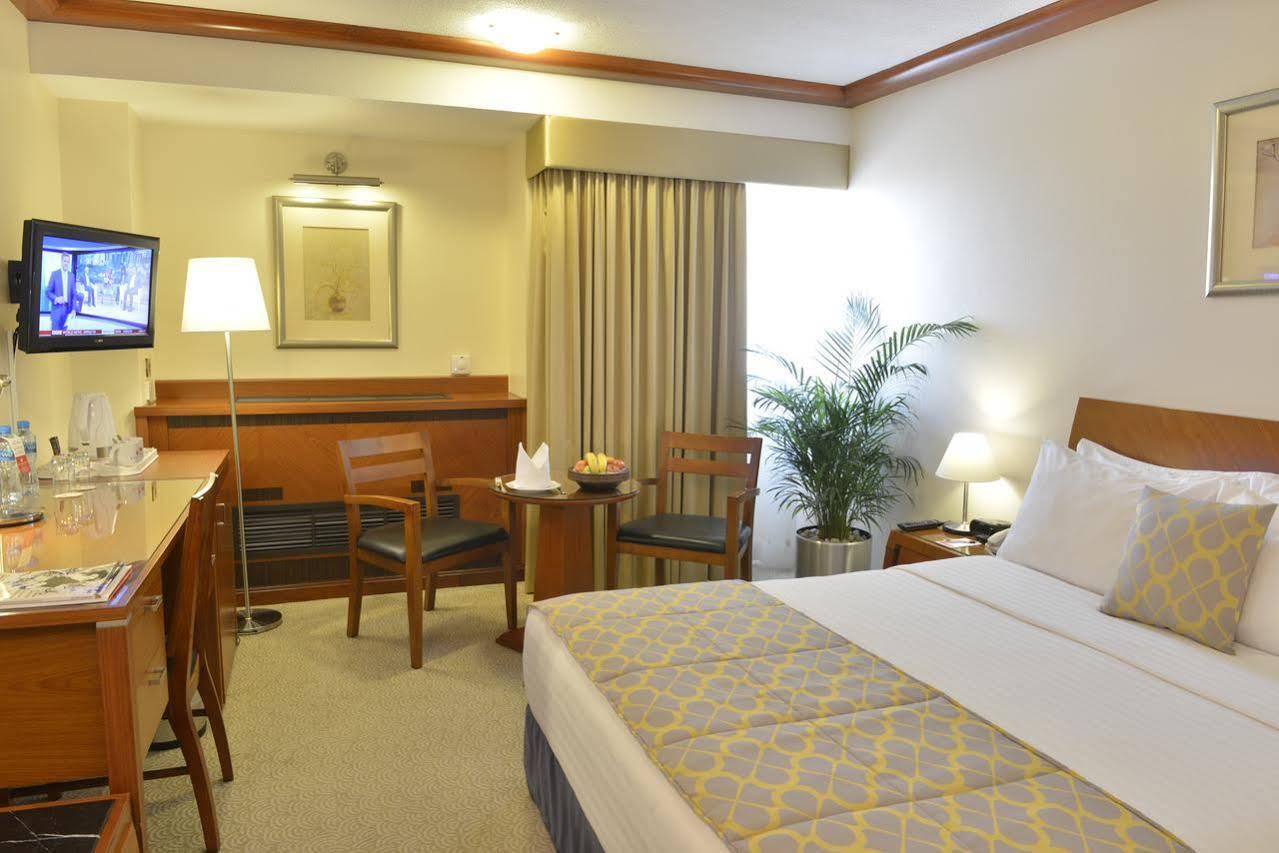 Ramada By Wyndham Bahrain Hotel Манама Екстериор снимка