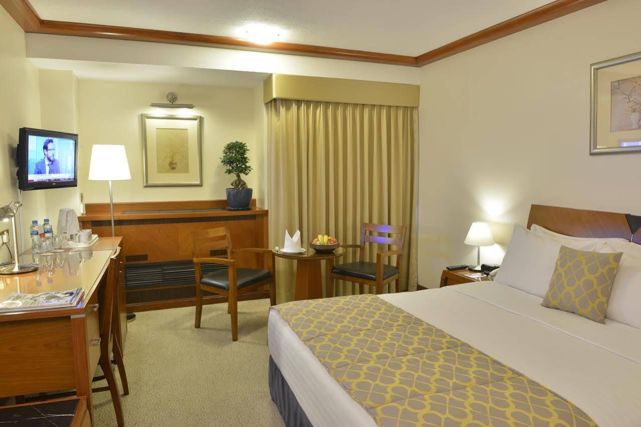 Ramada By Wyndham Bahrain Hotel Манама Екстериор снимка