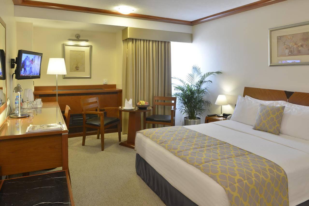 Ramada By Wyndham Bahrain Hotel Манама Екстериор снимка